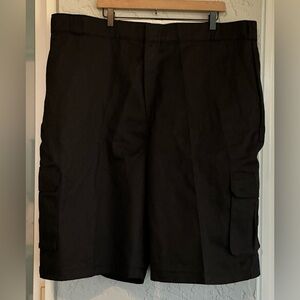 Dickies Men's Black Loose Fit Cargo Shorts (NWT)
